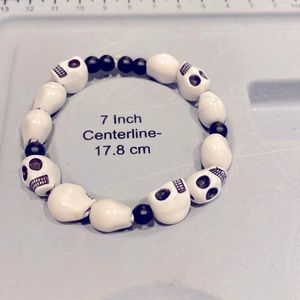 Black and a white Skull Bracelet 🖤💀